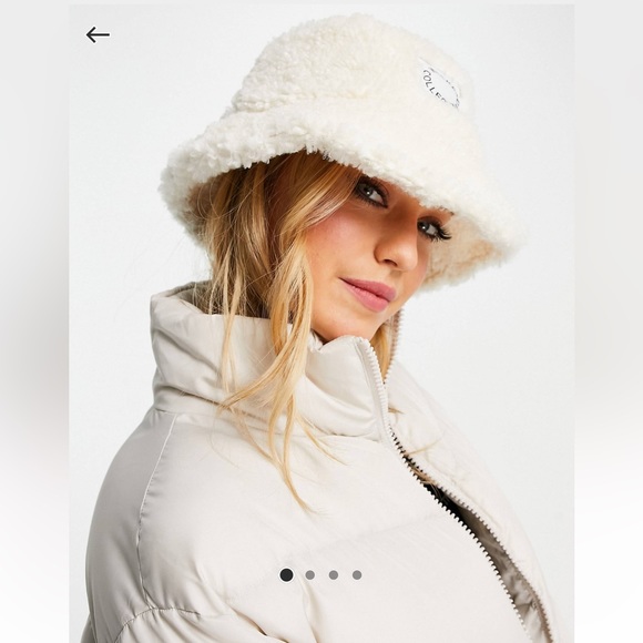 ASOS WEEKEND collective Sherpa bucket hat with logo in cream - Picture 1 of 4
